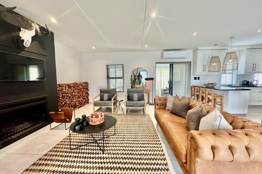 To Let 3 Bedroom Property for Rent in Graanendal Western Cape